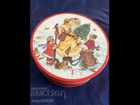 Άδειο παλιό μεταλλικό κουτί Χριστουγέννων για δώρα, γλυκά…