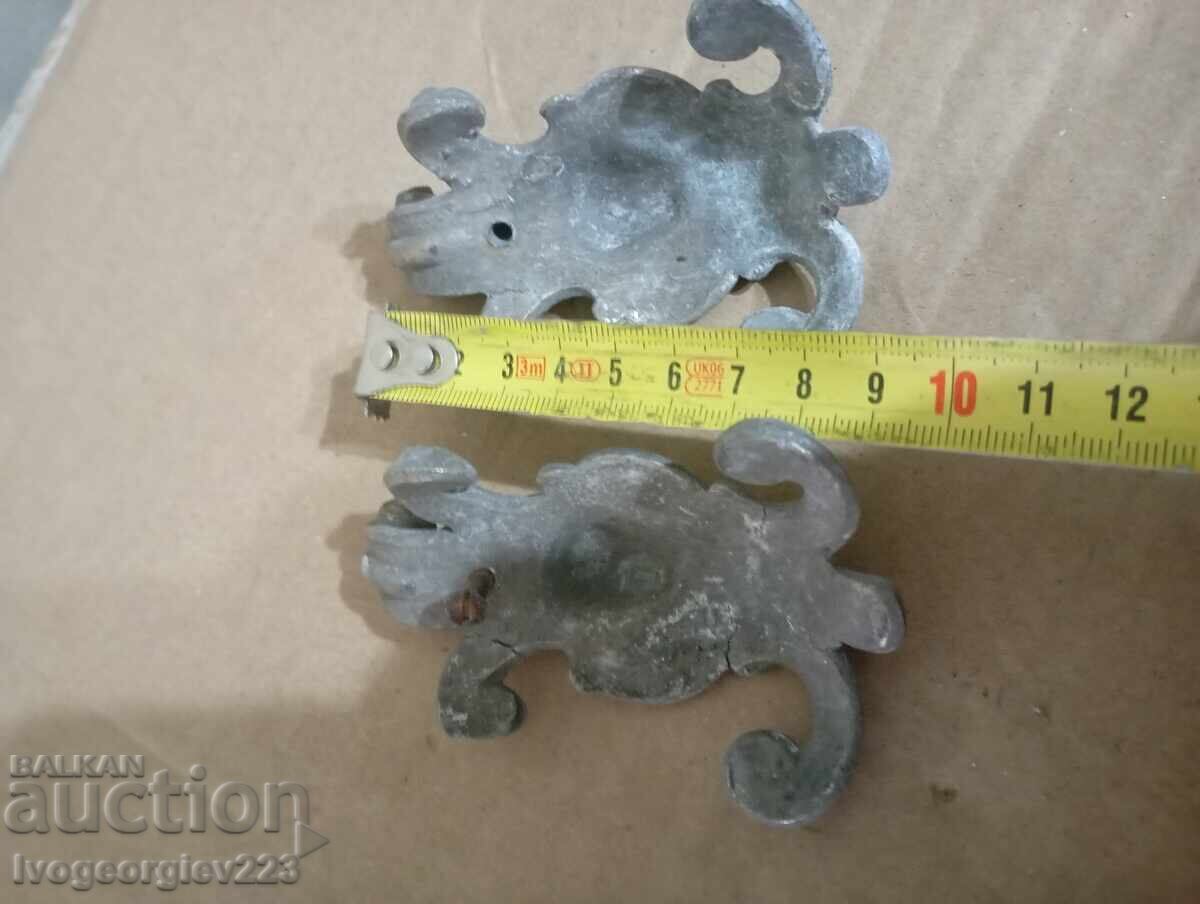 Δημοπρασία Δύο μπαρόκ στοιχεία, απλικέ