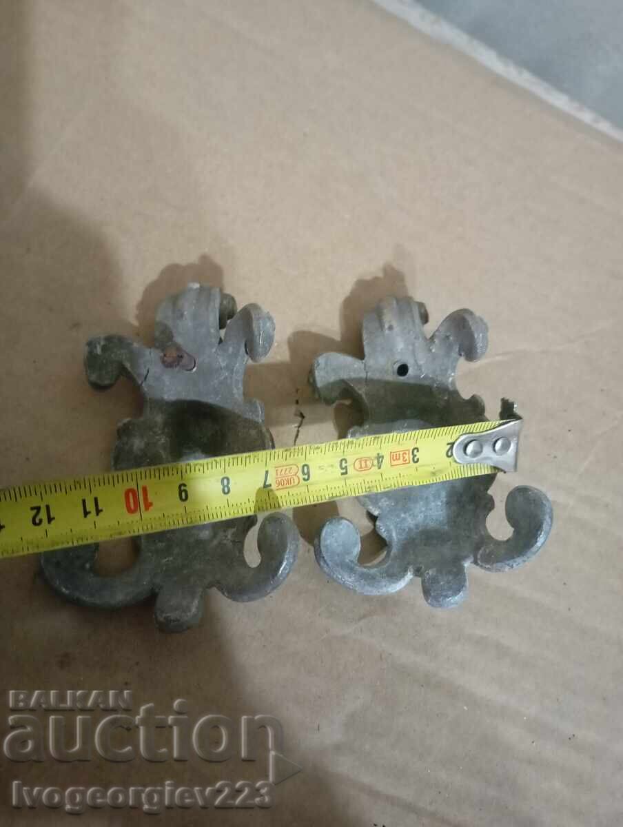 Παράδοση Δύο μπαρόκ στοιχεία, απλικέ