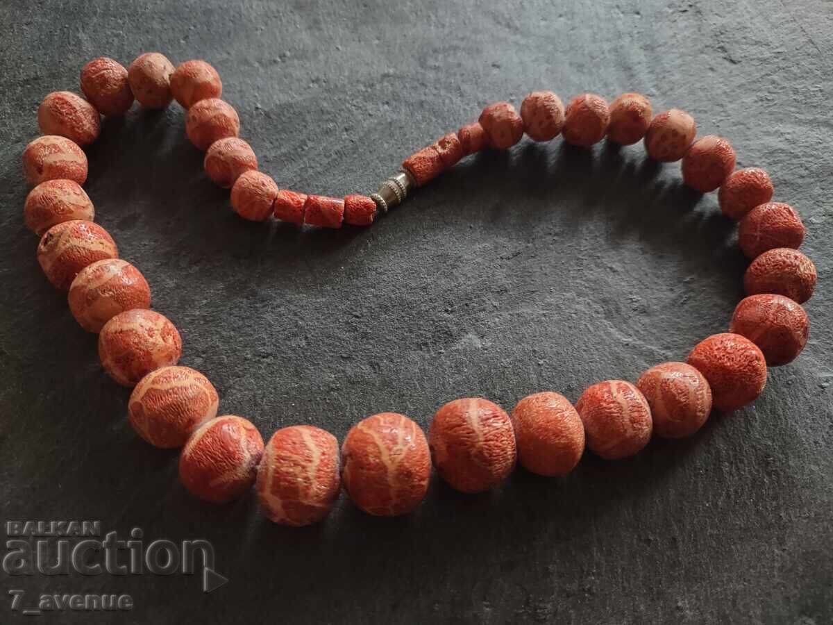 Licitație Z Colier, colier bijuterie, Corali mari 8.12.25 Licitație Z Colier, colier bijuterie, Corali mari 8.12.25