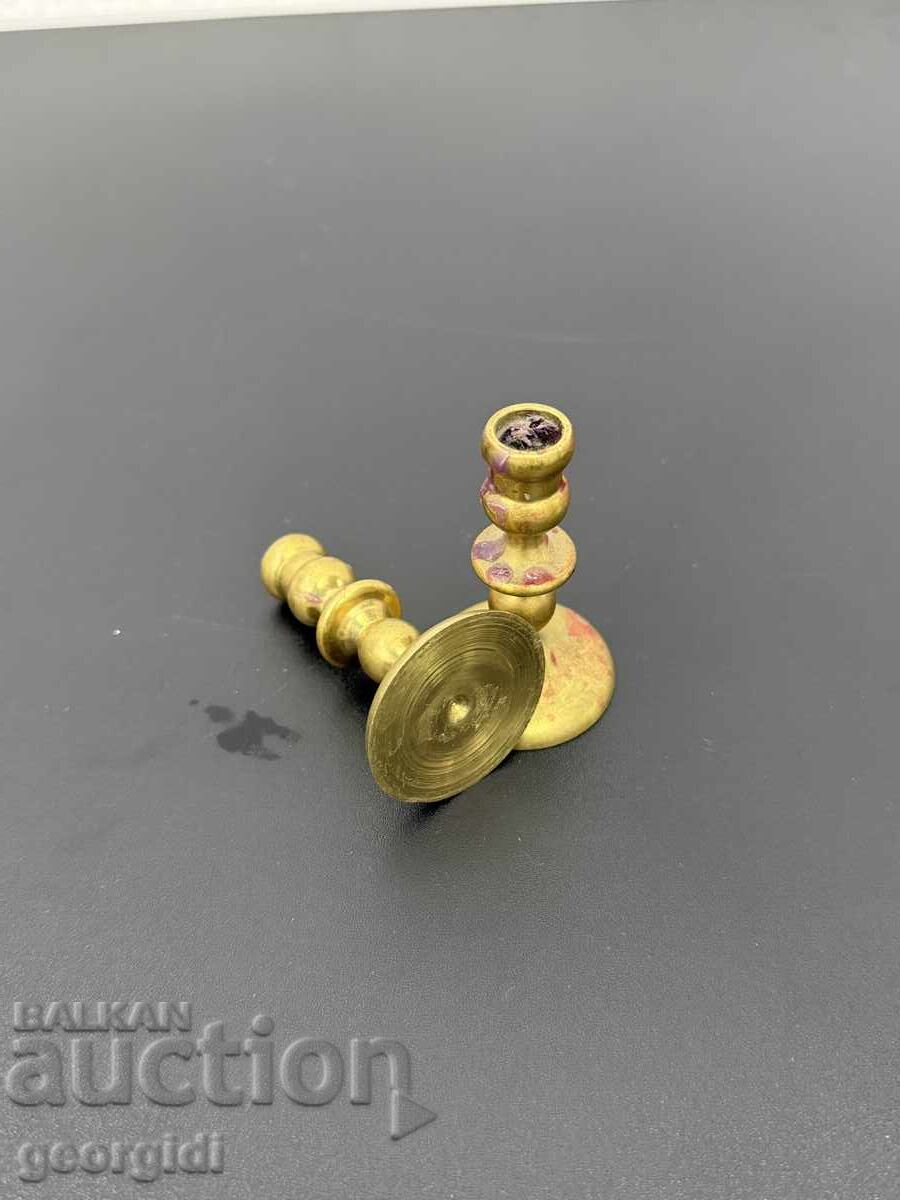 Διπλό ζεύγος χάλκινων μικροσκοπικών κηροπηγίων. Νο. 7695 - 5