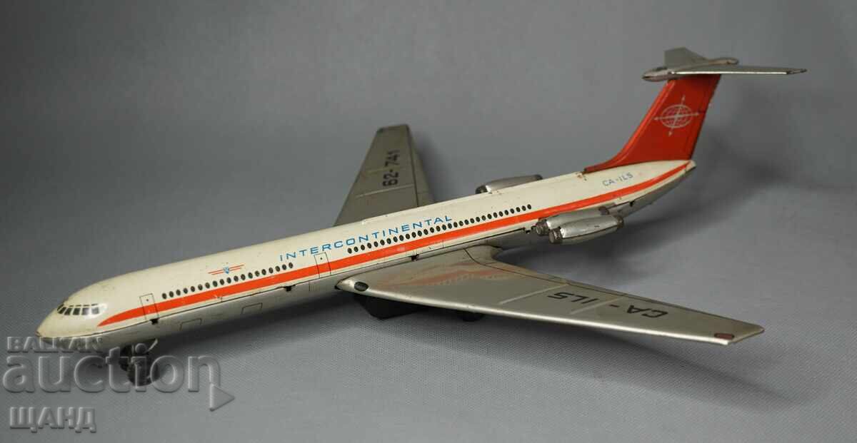 IL 62 Παλιό μεταλλικό παιχνίδι από λαμαρίνα, μοντέλο αεροπλάνου