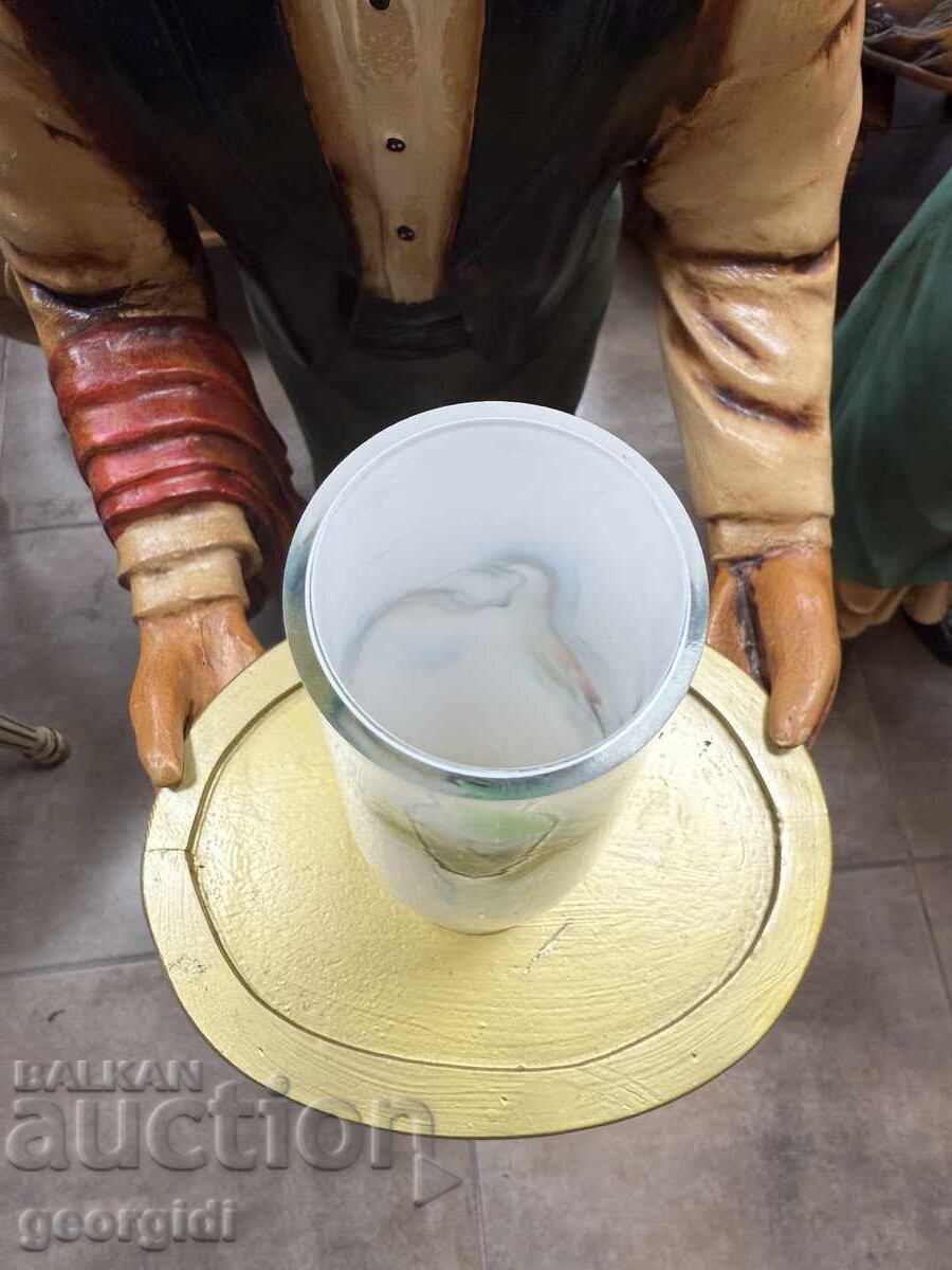 Δημοπρασία Κομψό βάζο από πολύχρωμο γυαλί. Νο. 7697 Δημοπρασία Κομψό βάζο από πολύχρωμο γυαλί. Νο. 7697