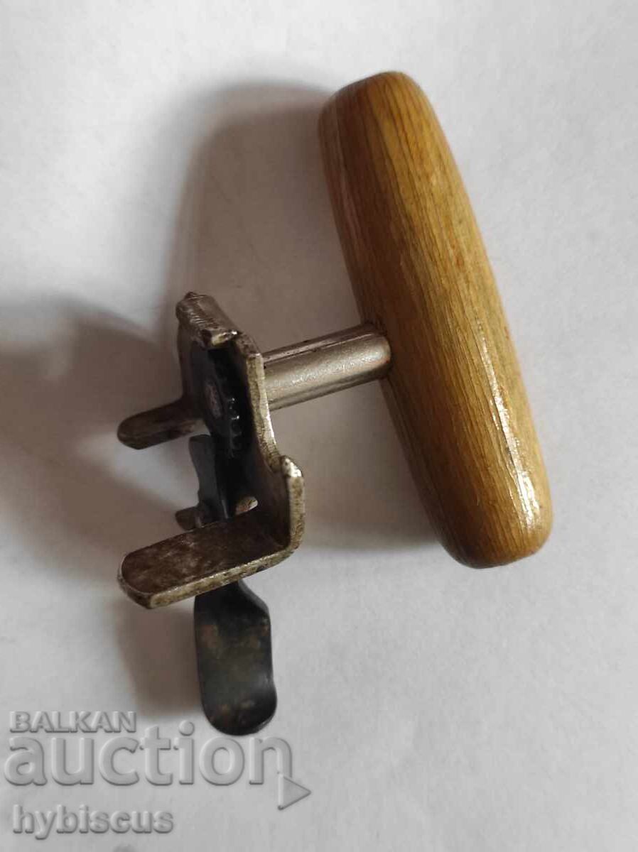 Deschizător de conserve vintage