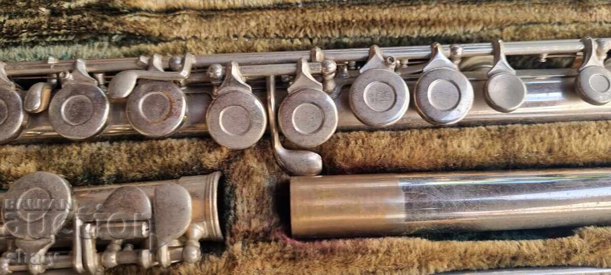 Auction  Flute