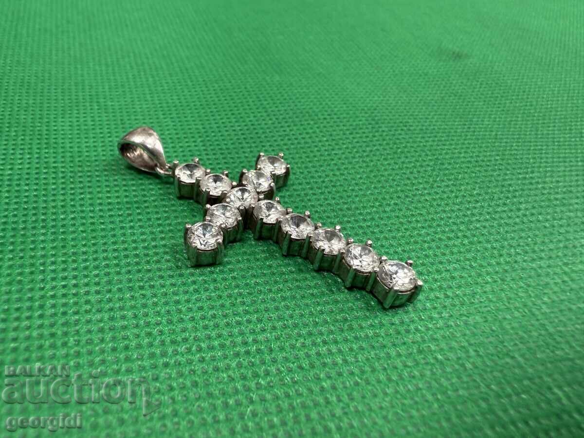 Масивен сребърен кръст с 12циркона. №7701 с цена 100.00 лв. | € 51.13