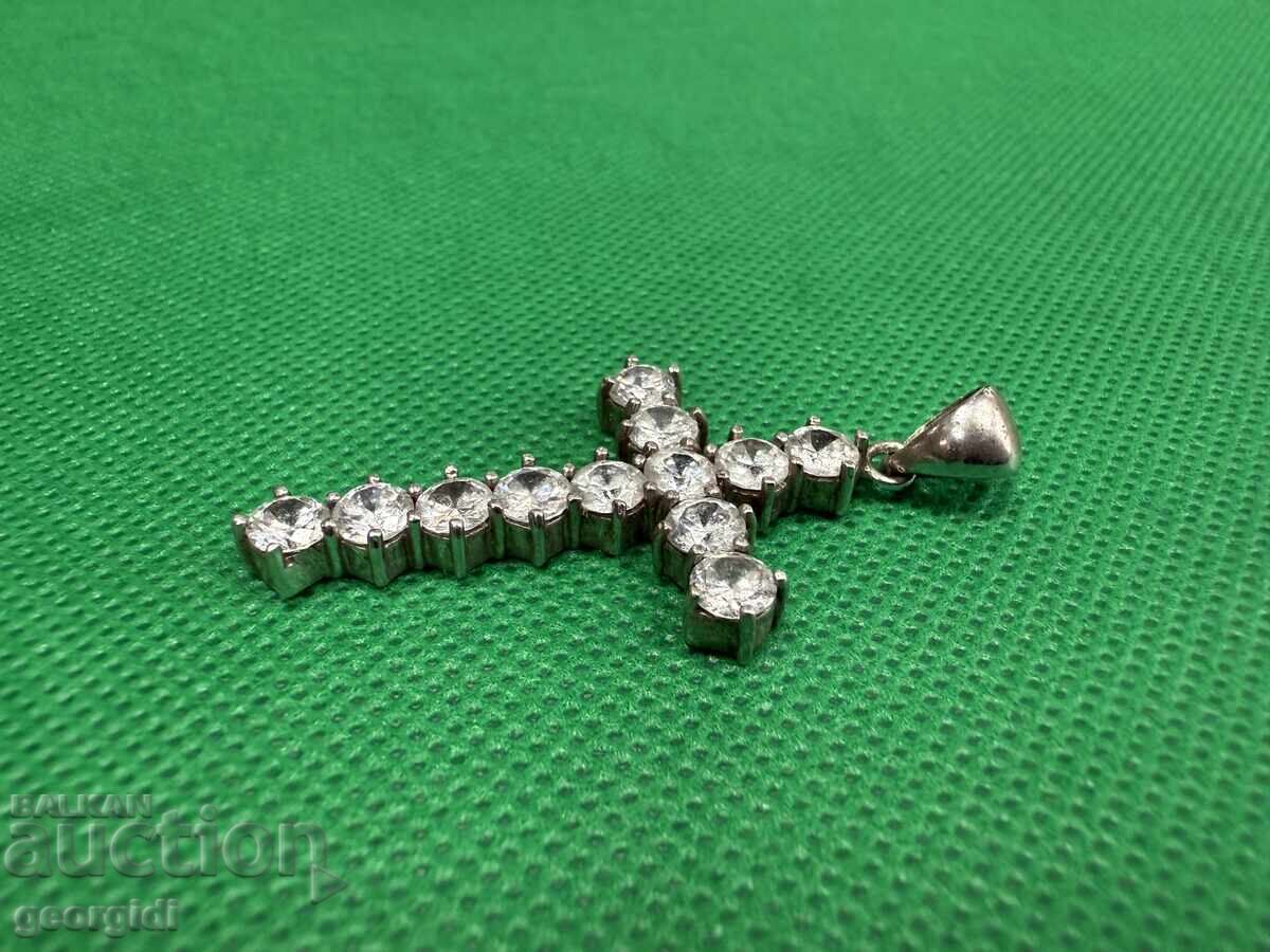 Аукцион Масивен сребърен кръст с 12циркона. №7701