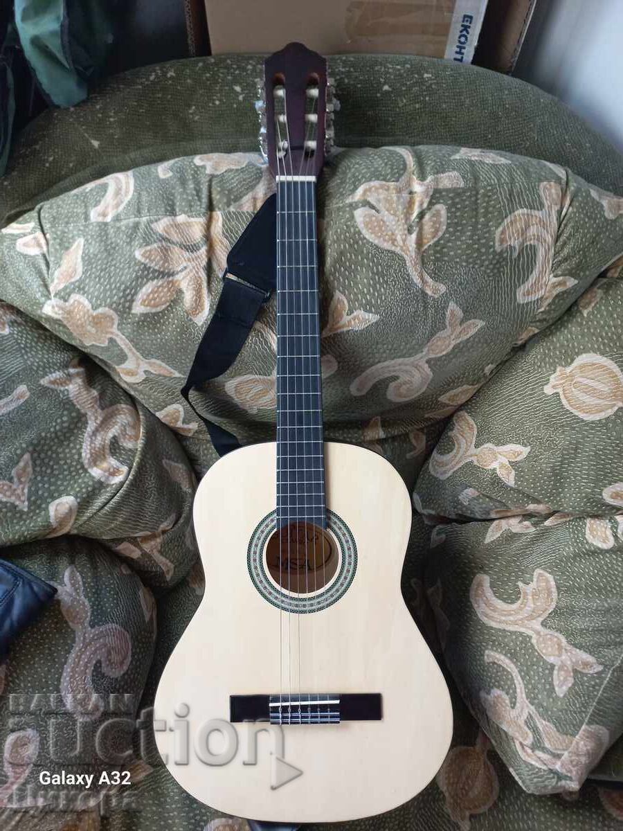 КЛАСИЧЕСКА КИТАРА с цена 150.00 лв. | € 76.69 КЛАСИЧЕСКА КИТАРА с цена 150.00 лв. | € 76.69