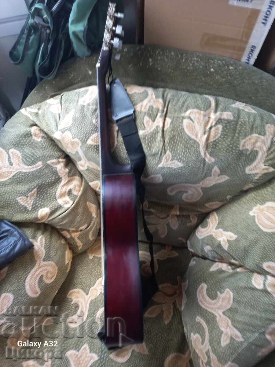 Доставка на КЛАСИЧЕСКА КИТАРА Доставка на КЛАСИЧЕСКА КИТАРА