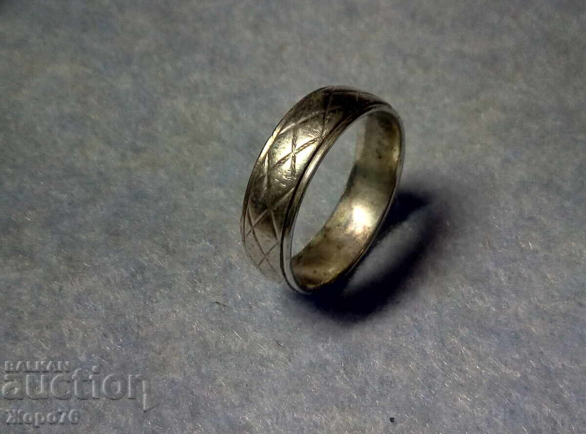 Стилно орнаментиран СРЕБЪРЕН ПРЪСТЕН Тип ХАЛКА Сребро 925 с цена 24.00 лв. | € 12.27 Стилно орнаментиран СРЕБЪРЕН ПРЪСТЕН Тип ХАЛКА Сребро 925 с цена 24.00 лв. | € 12.27