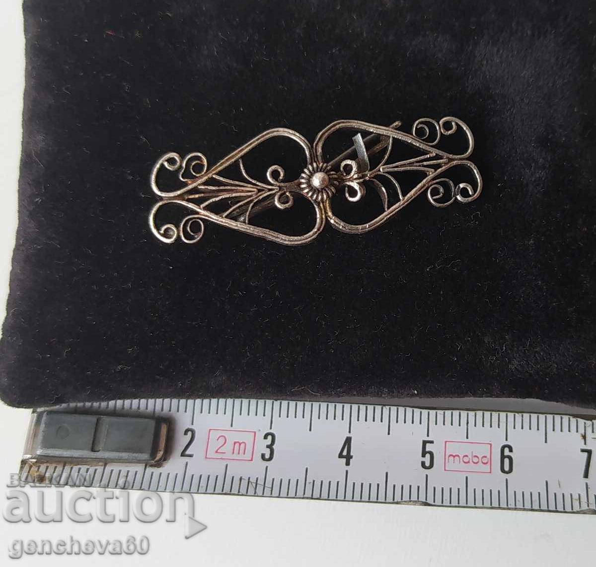 Доставка на Красива стара сребърна брошка Доставка на Красива стара сребърна брошка