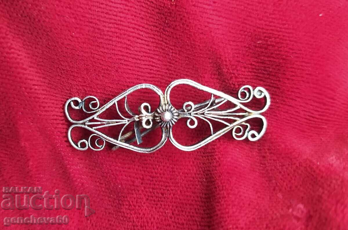 Красива стара сребърна брошка Красива стара сребърна брошка