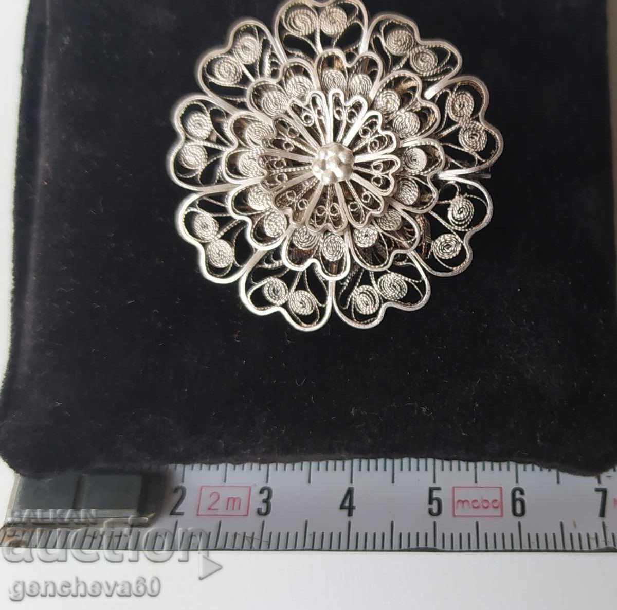 Beautiful silver filigree brooch with price 25.00 €