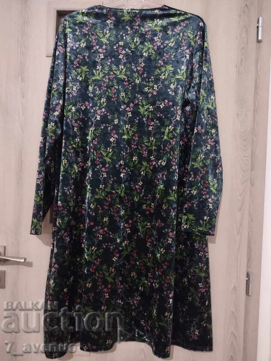 Delivery of Velvet Dress, Flower Garden, Unique, Beautiful 8.12.25