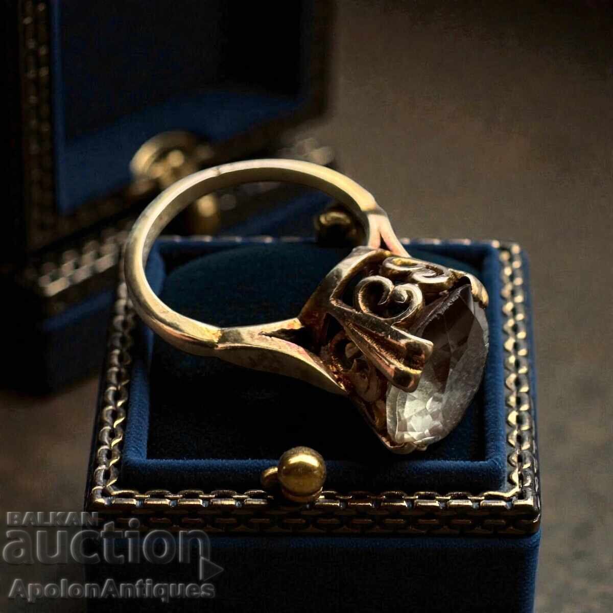 Licitație Inel Englezesc Vechi Cu Cristal