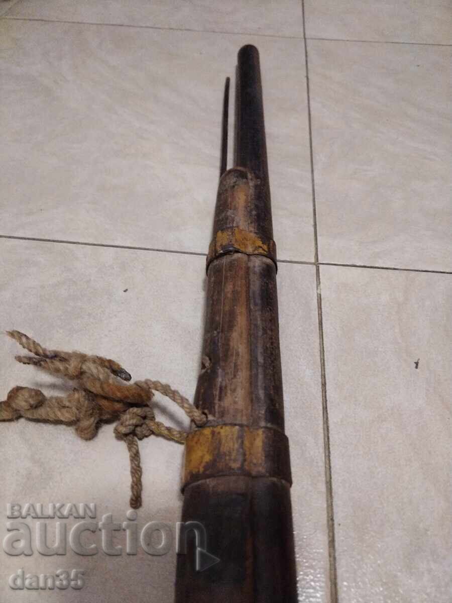 PUȘCĂ CU UN SINGUR TUB, FOARTE VECHE, CU CAPSULĂ - 6 PUȘCĂ CU UN SINGUR TUB, FOARTE VECHE, CU CAPSULĂ - 6