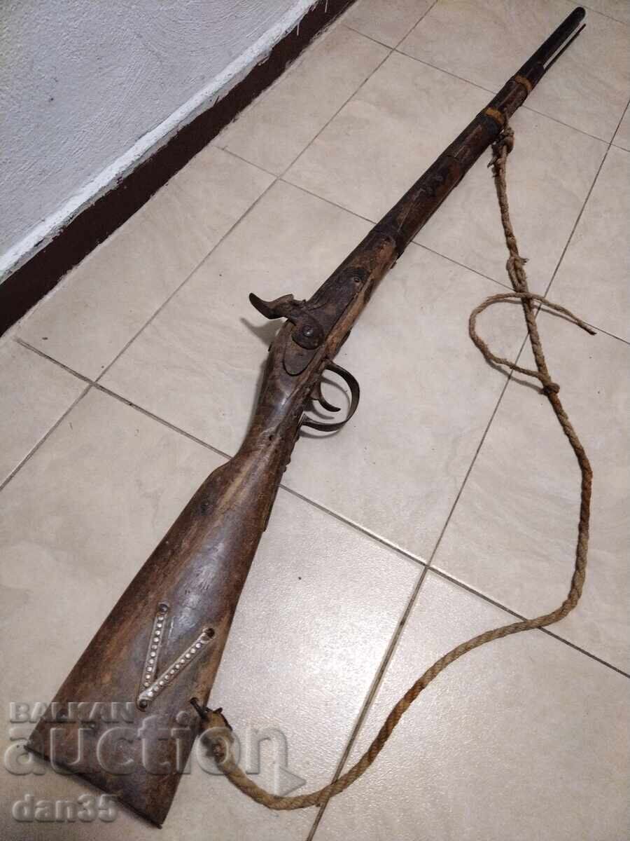 OLD SINGLE-SHOT CAPSULE GUN OLD SINGLE-SHOT CAPSULE GUN