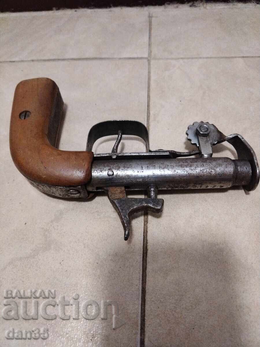 CAPSULE PISTOL - 6 CAPSULE PISTOL - 6