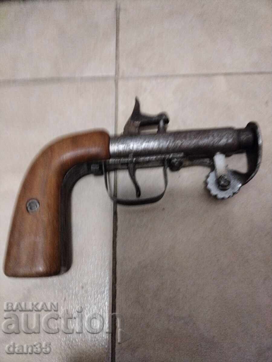 CAPSULE PISTOL - 7 CAPSULE PISTOL - 7