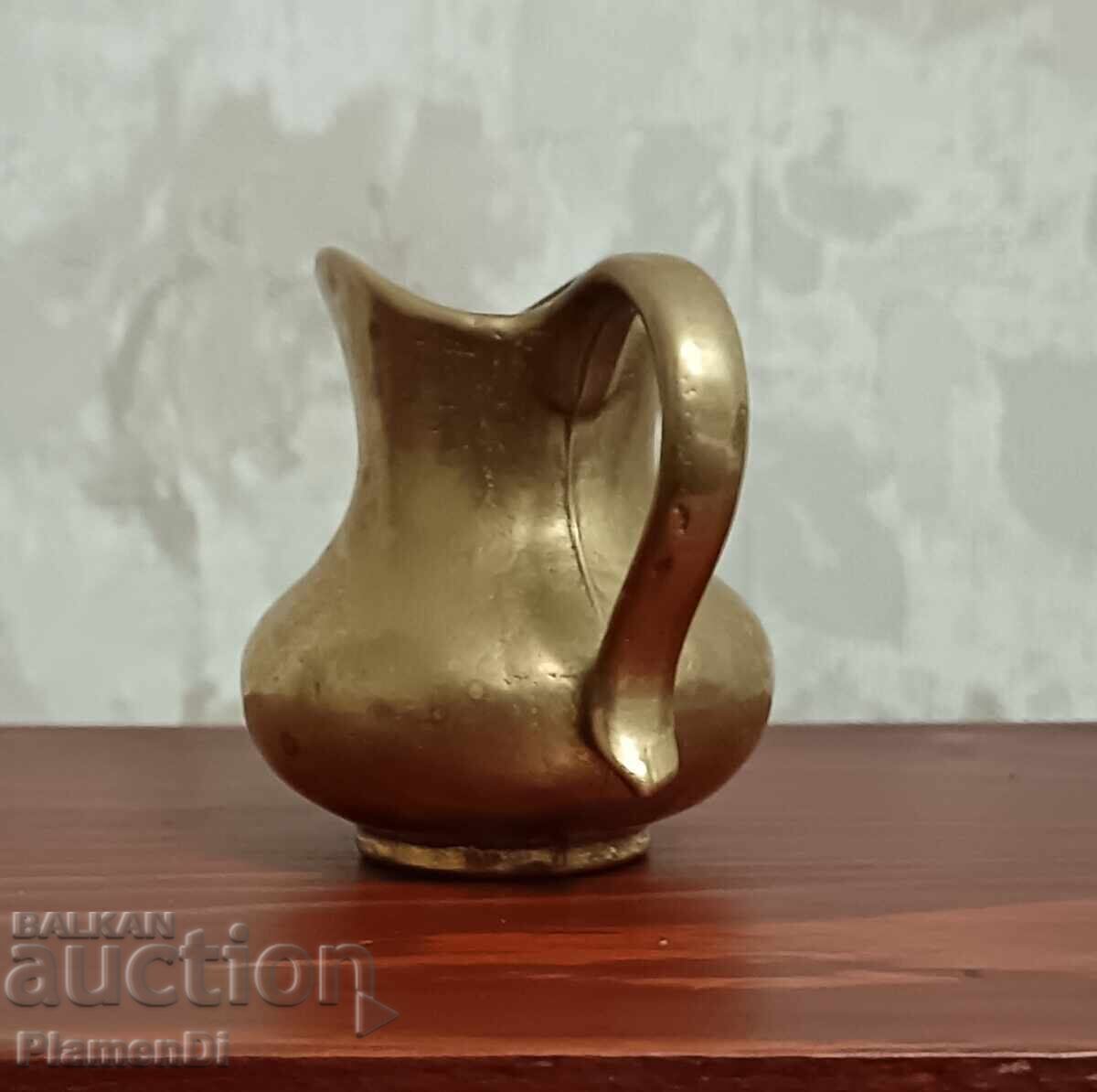 Licitație Mică cană de bronz, ulcioraș