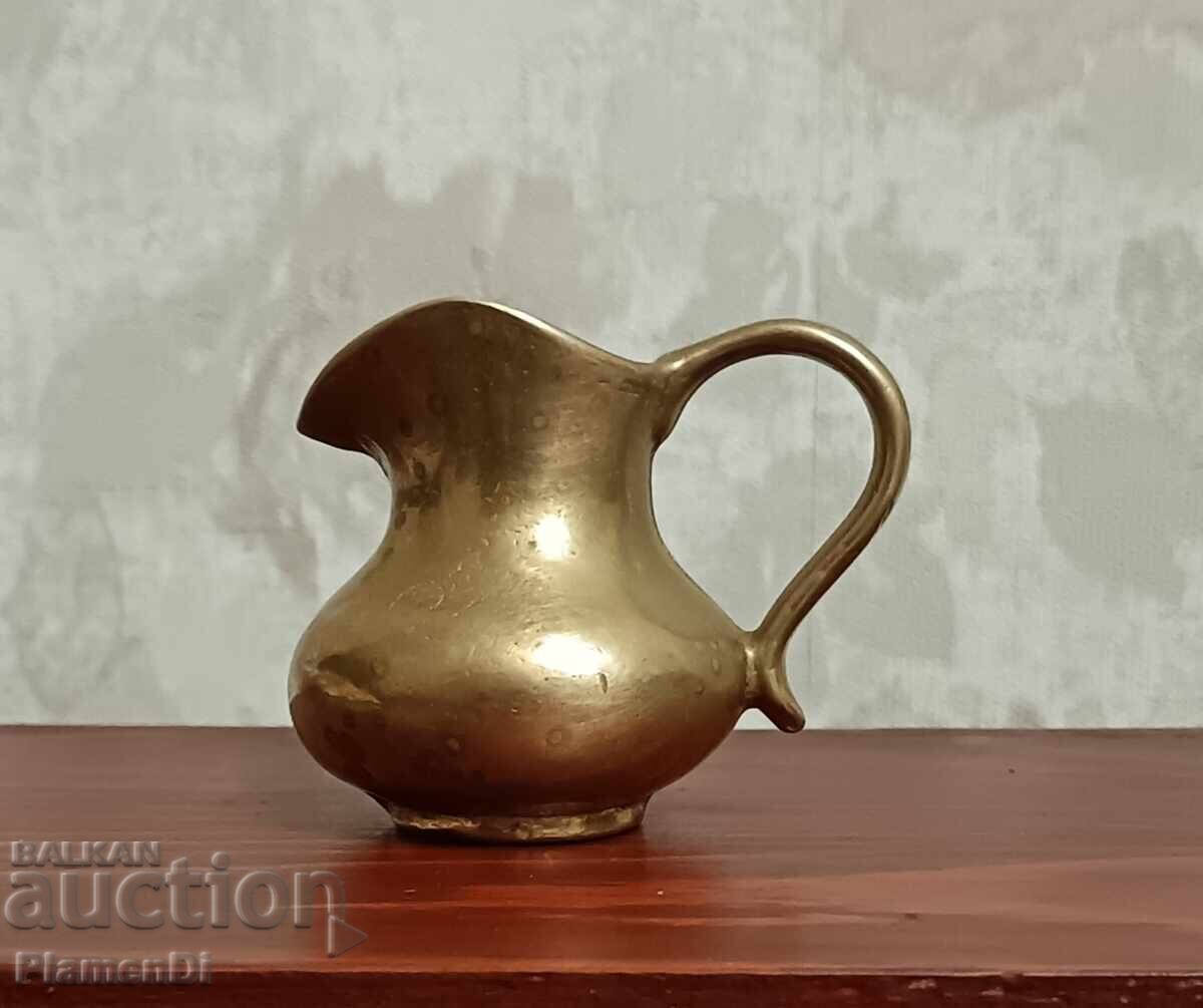 Малка бронзова кана, каничка. Малка бронзова кана, каничка.