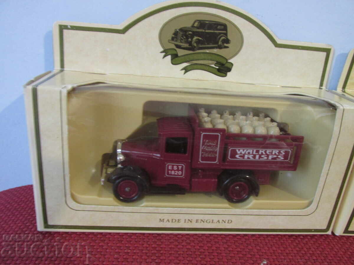 Delivery of Retro strollers Delivery of Retro strollers