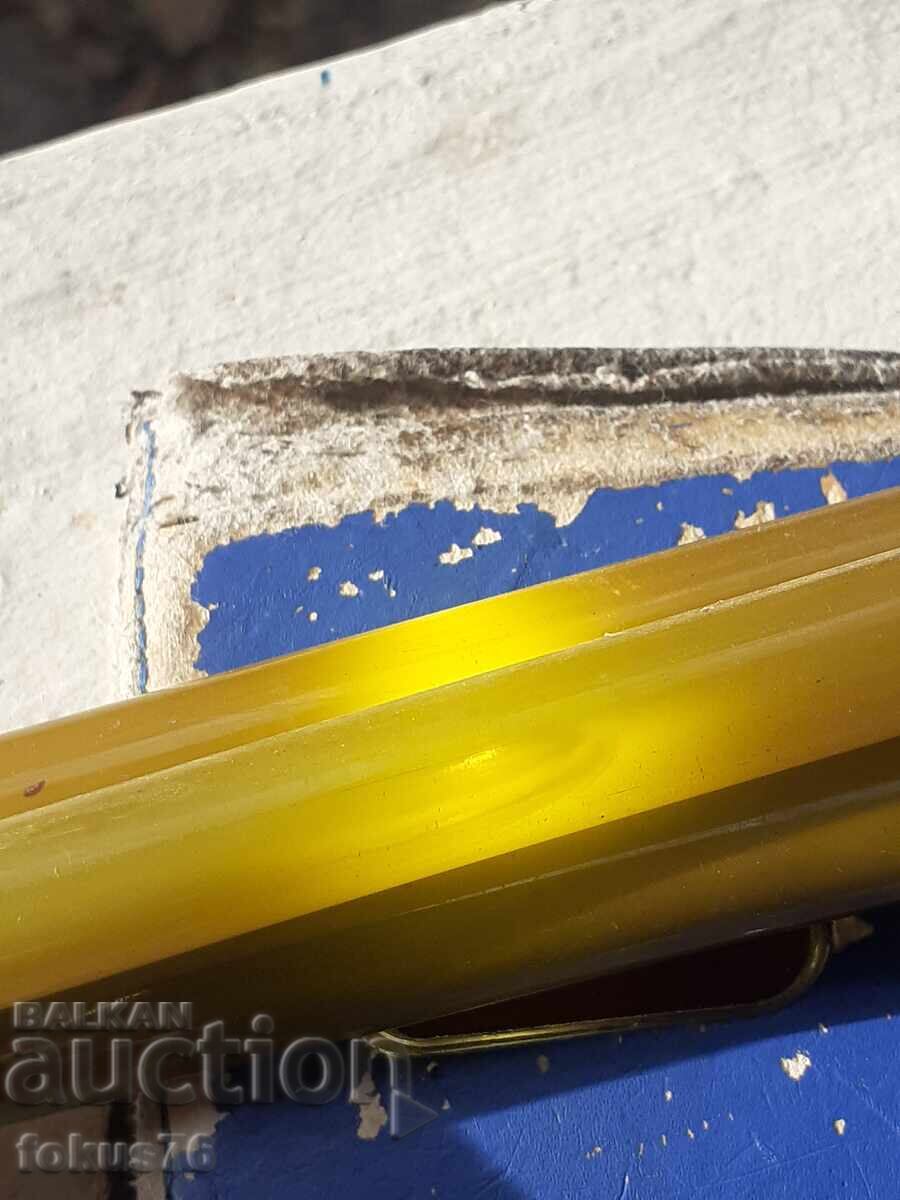 Auction  Catalin bakelite rods, damar, rosary, 156 grams