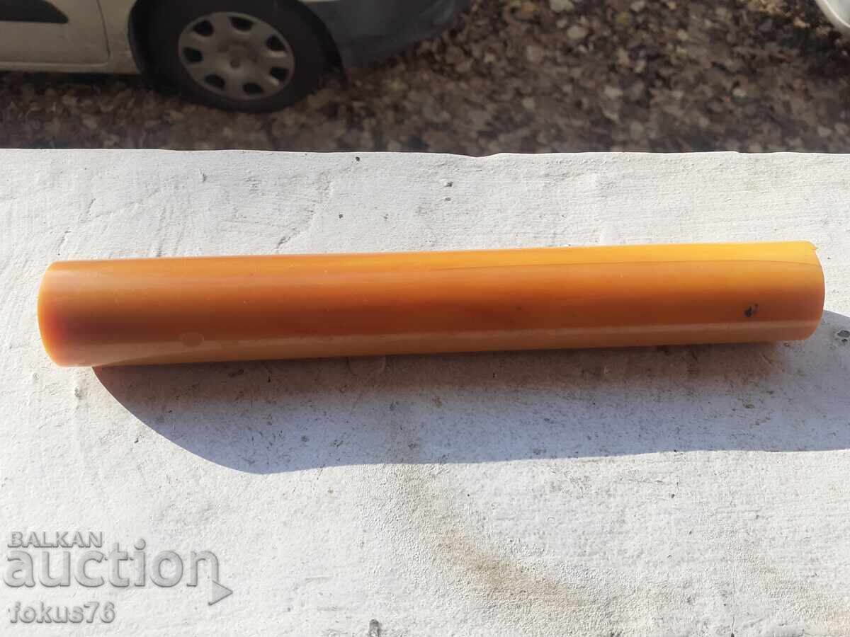 Catalin bakelite rod, damari rosary, 184 grams Catalin bakelite rod, damari rosary, 184 grams