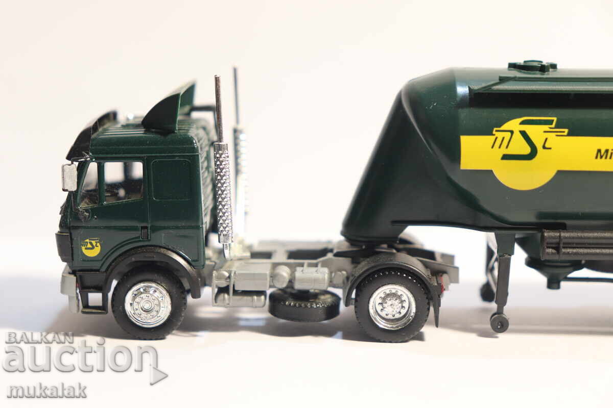 HERPA H0 1/87 MERCEDES BENZ CISTERNĂ SILOZ CAMION MODEL cu preț 45.00 BGN | € 23.01