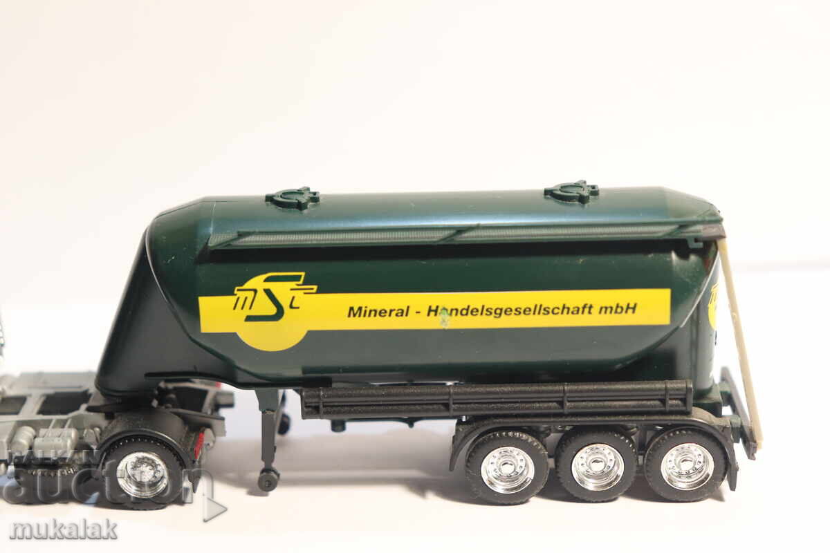 Licitație HERPA H0 1/87 MERCEDES BENZ CISTERNĂ SILOZ CAMION MODEL