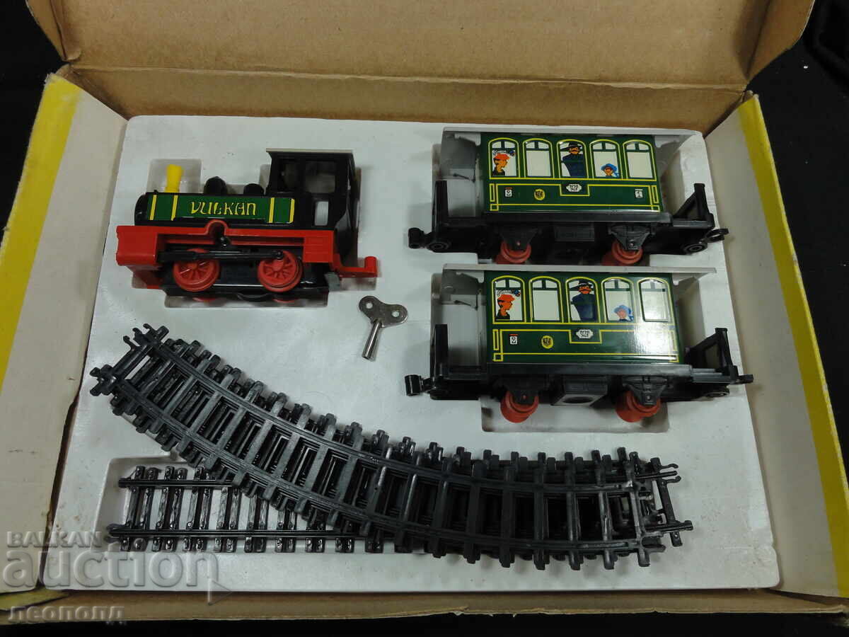 СТАРА РЕТРО СОЦ ГДР DDR МЕХАНИЧНА ИГРАЧКА ВЛАКЧЕ VULKAN с цена € 30.68 | 60.00 лв. СТАРА РЕТРО СОЦ ГДР DDR МЕХАНИЧНА ИГРАЧКА ВЛАКЧЕ VULKAN с цена € 30.68 | 60.00 лв.