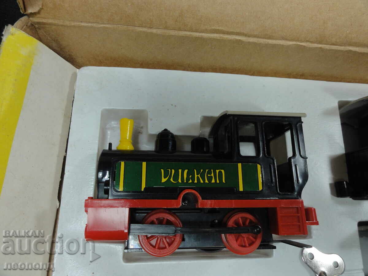 VECHI RETRO SOȚ GDR DDR JUCĂRIE MECANICĂ TRENULEȚ VULKAN - 5 VECHI RETRO SOȚ GDR DDR JUCĂRIE MECANICĂ TRENULEȚ VULKAN - 5