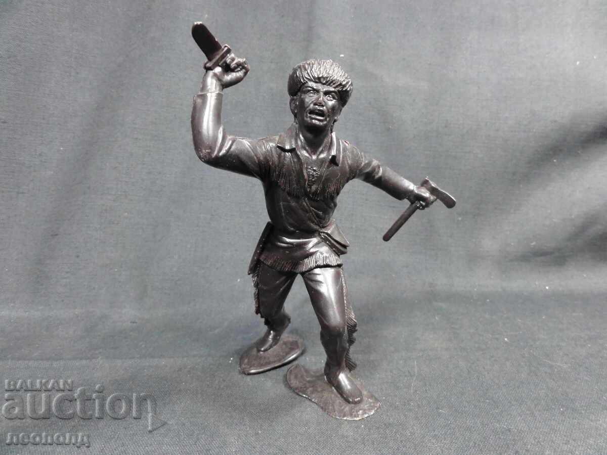 VECHE FIGURINĂ RETRO SOVIETICĂ DIN PLASTIC TRAPER