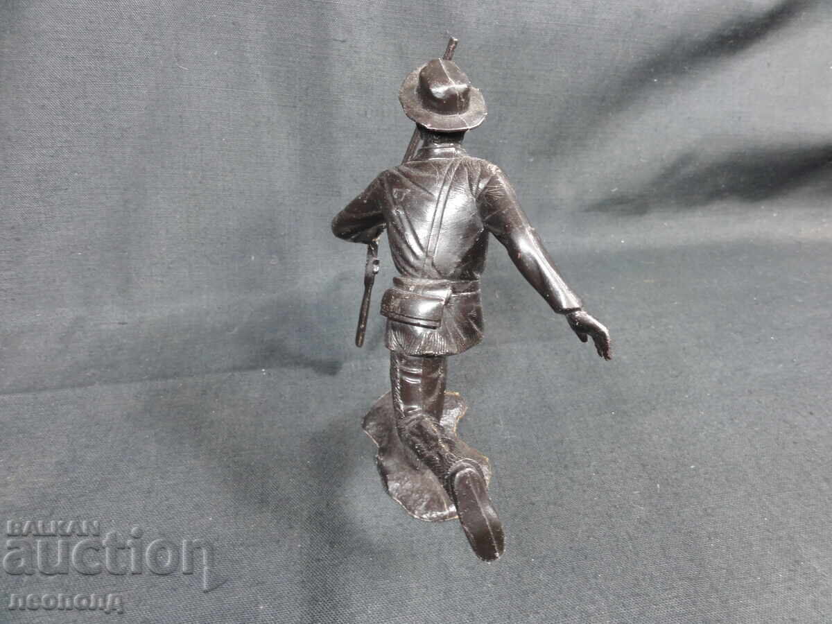 Livrarea VECHE FIGURINĂ RETRO SOVIETICĂ DIN PLASTIC TRAPER