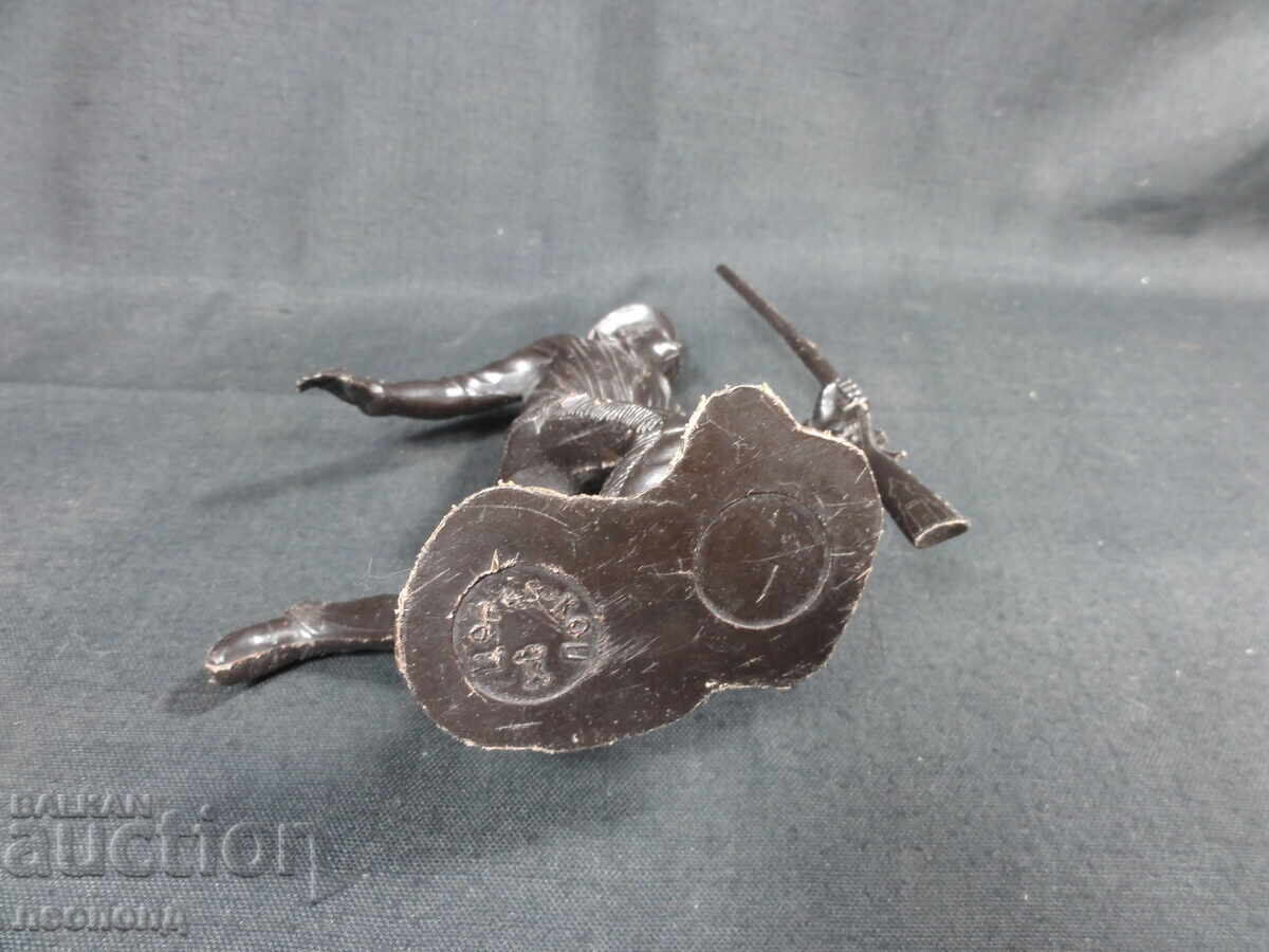 VECHE FIGURINĂ RETRO SOVIETICĂ DIN PLASTIC TRAPER - 5