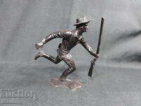 VECHE FIGURINĂ RETRO SOVIETICĂ DIN PLASTIC TRAPER