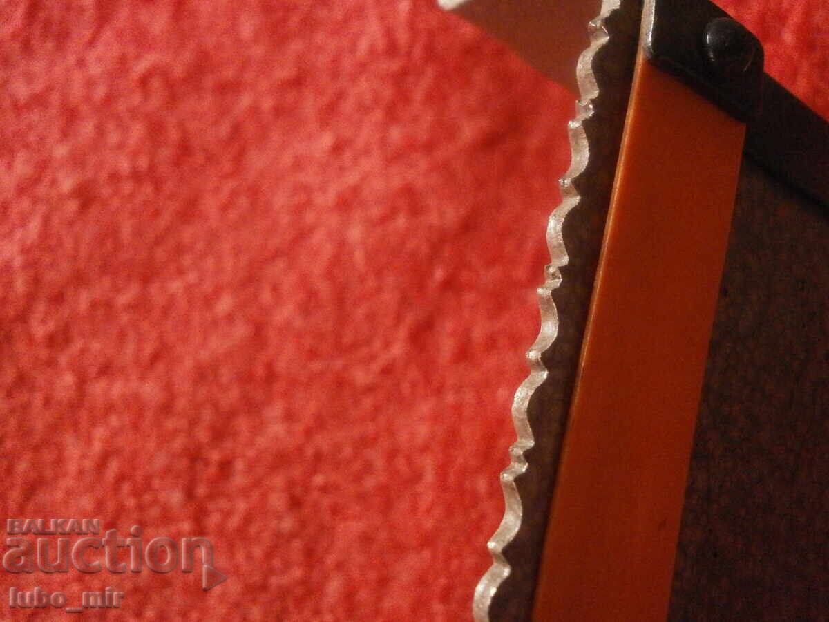 Licitație VECHE GHILOTINĂ PENTRU TĂIAT POZE Licitație VECHE GHILOTINĂ PENTRU TĂIAT POZE