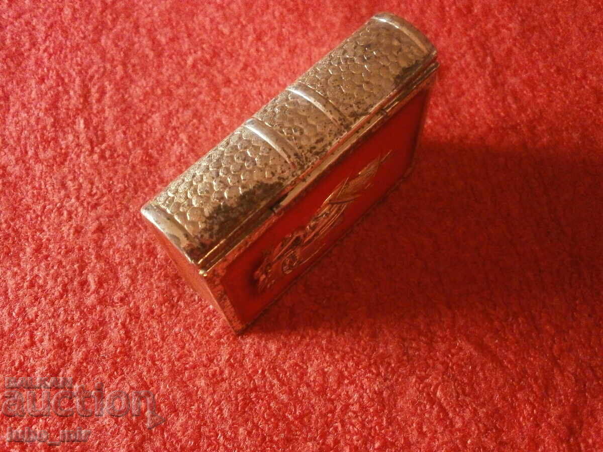 CUTIE METALICĂ VECHE PENTRU BIJUTERII - 5 CUTIE METALICĂ VECHE PENTRU BIJUTERII - 5