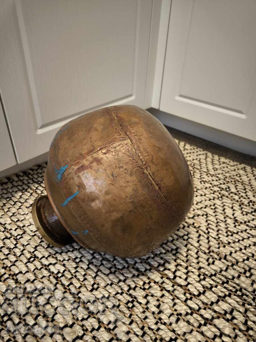 Licitație Vas de cupru oriental forjat manual - secolul 20