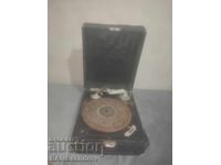 Vechi gramofon cu manivelă