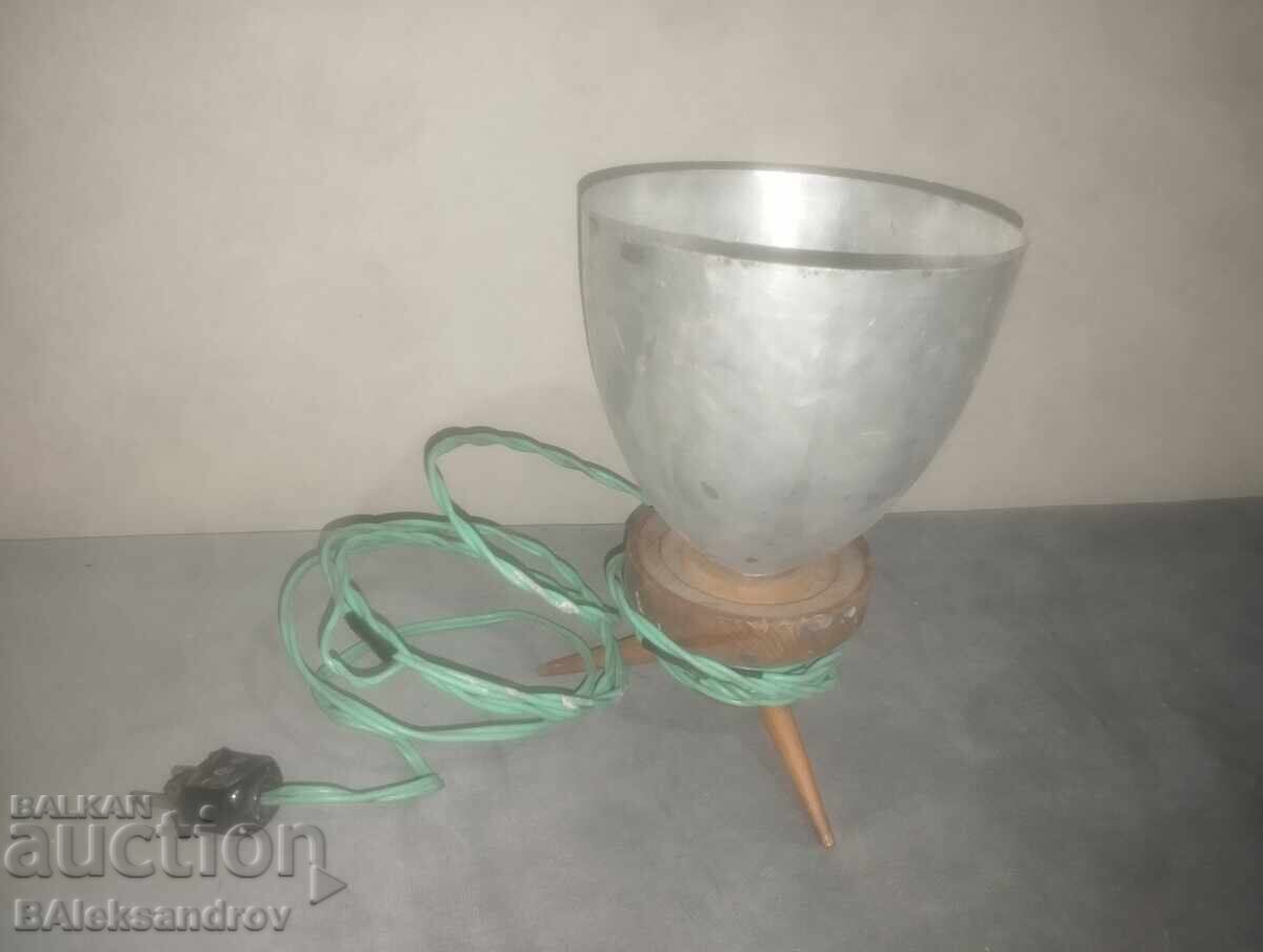 O lampă veche cu preț 0.01 BGN | € 0.01