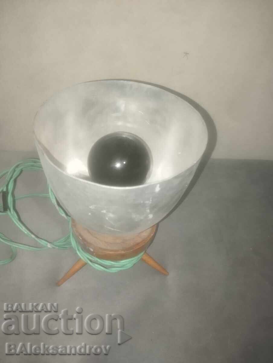 Licitație O lampă veche