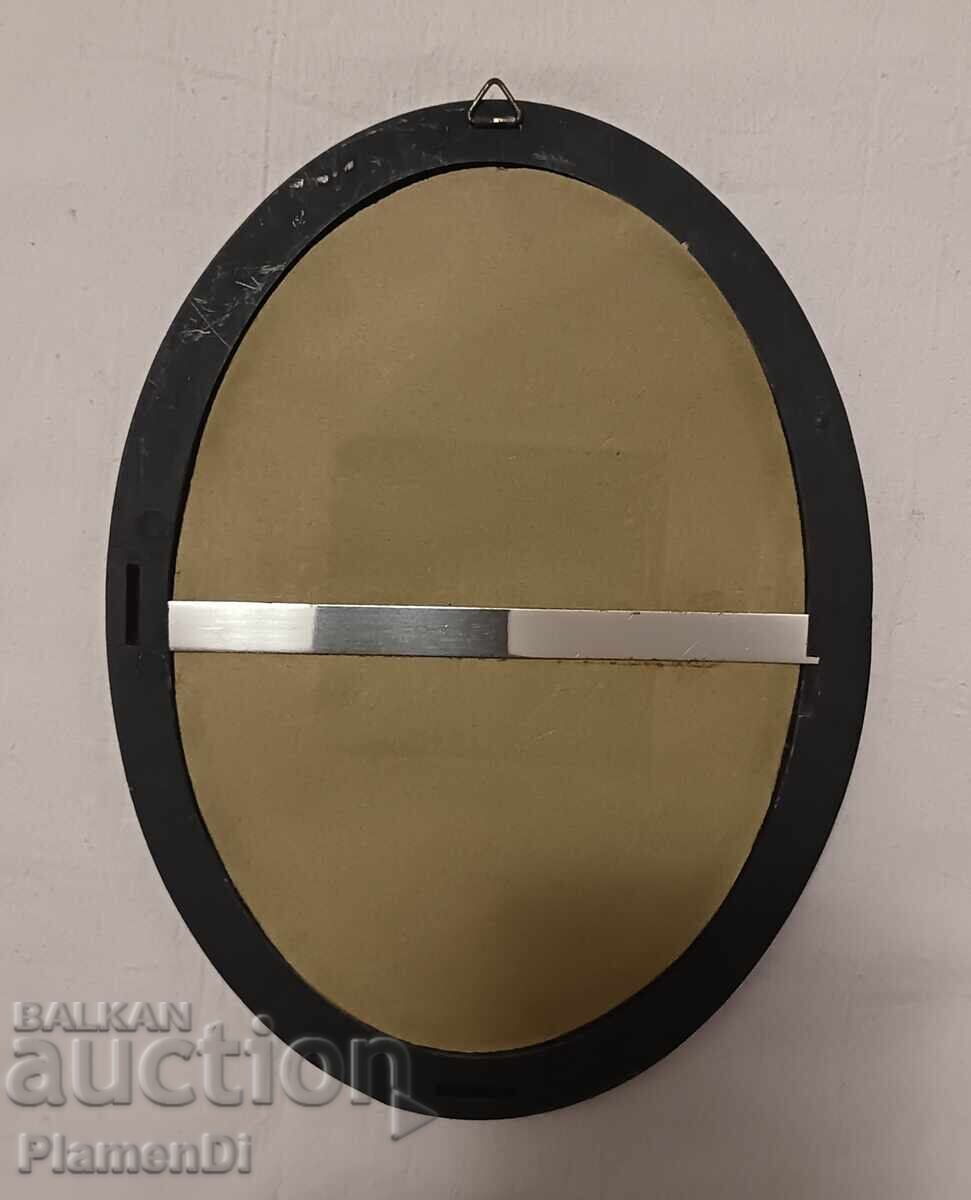 Овална Рамка за снимки, картина, гоблен. с цена 16.00 лв. | € 8.18 Овална Рамка за снимки, картина, гоблен. с цена 16.00 лв. | € 8.18