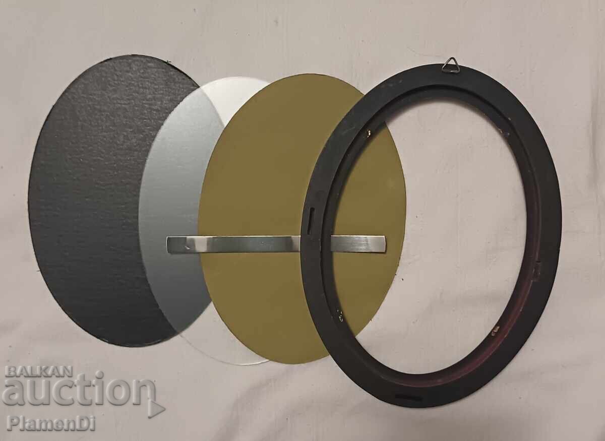 Доставка на Овална Рамка за снимки, картина, гоблен. Доставка на Овална Рамка за снимки, картина, гоблен.