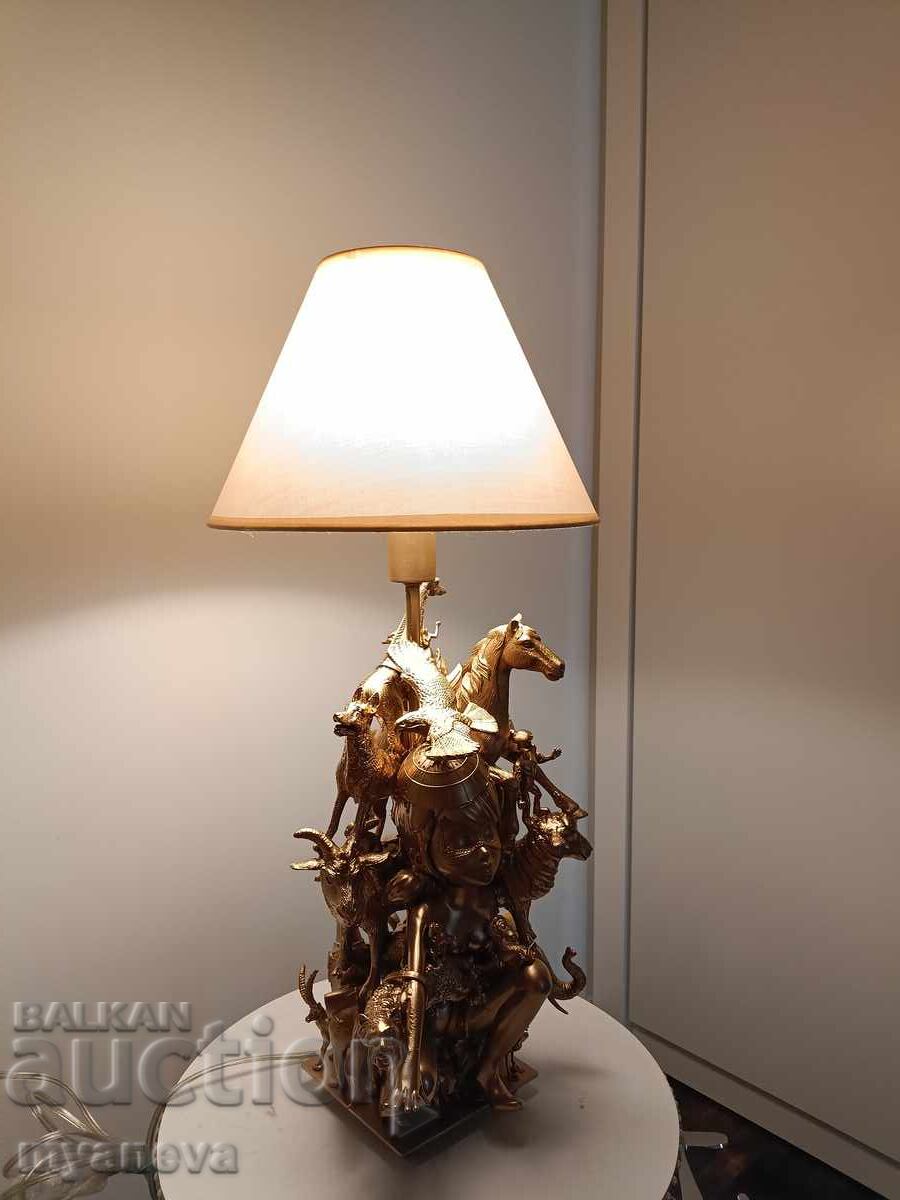 Λάμπα "Ενότητα" Λάμπα "Ενότητα"