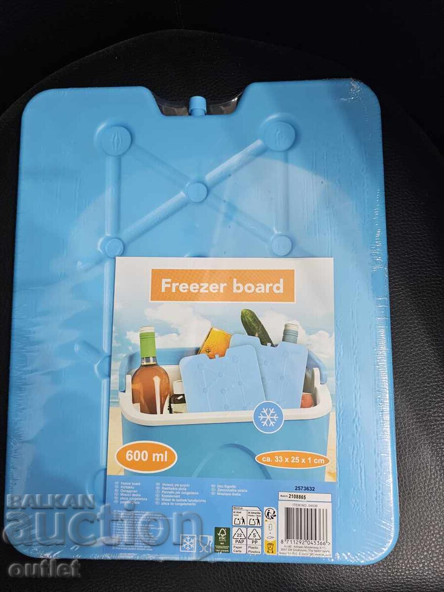 Cooler for a cooler bag