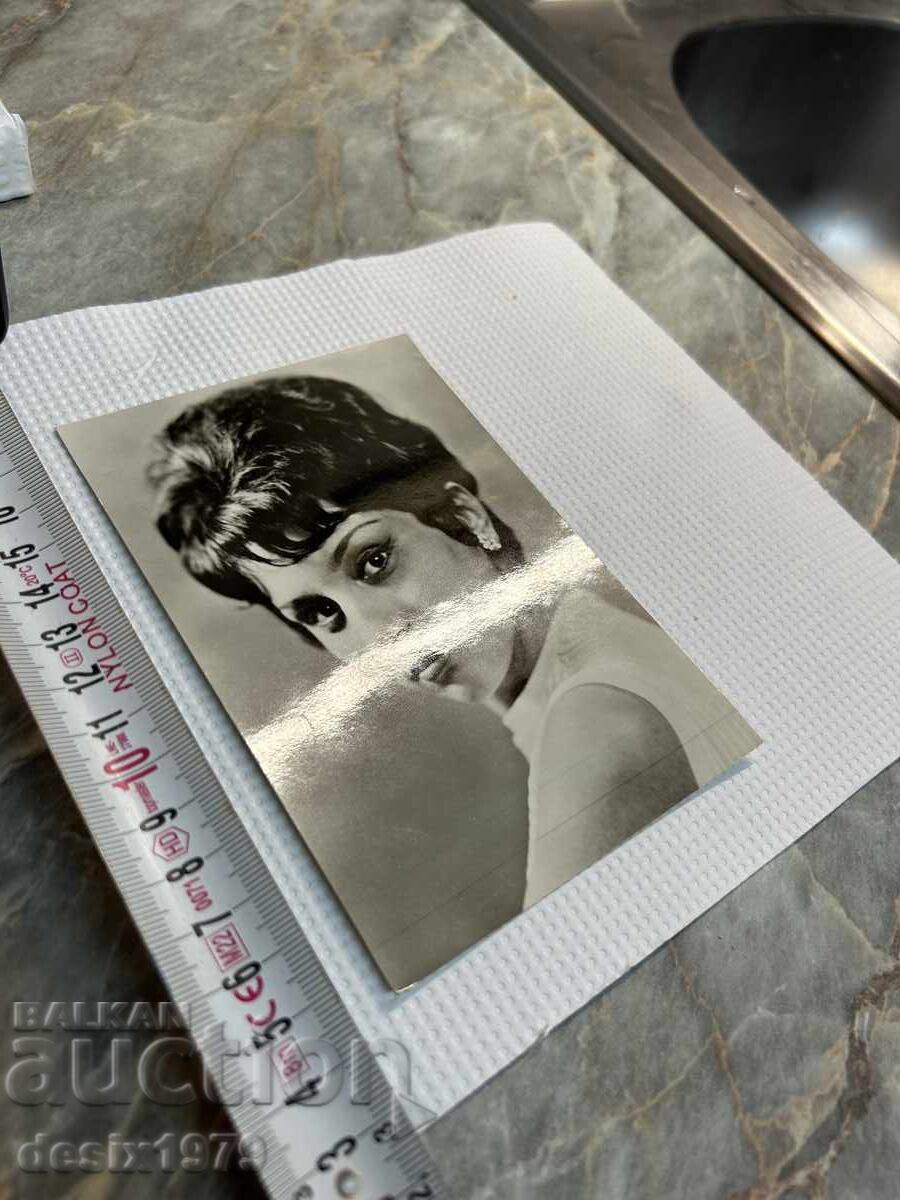 Livrarea Felicitare cu Martina Radinska Livrarea Felicitare cu Martina Radinska