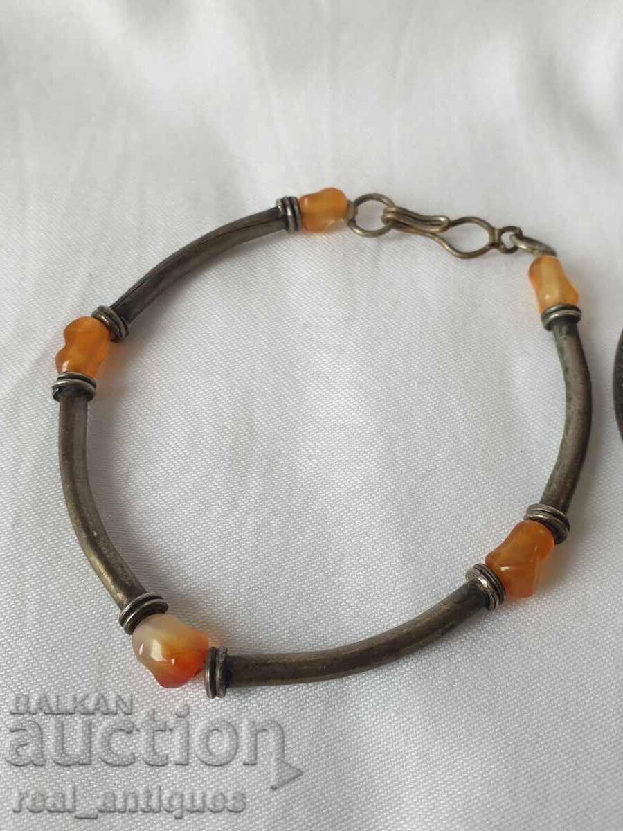 Стари гривни с цена € 16.36 | 32.00 лв. Стари гривни с цена € 16.36 | 32.00 лв.