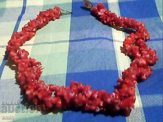 Colier frumos cu coral