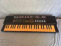 Synthesizer MC 32 stereo electronic